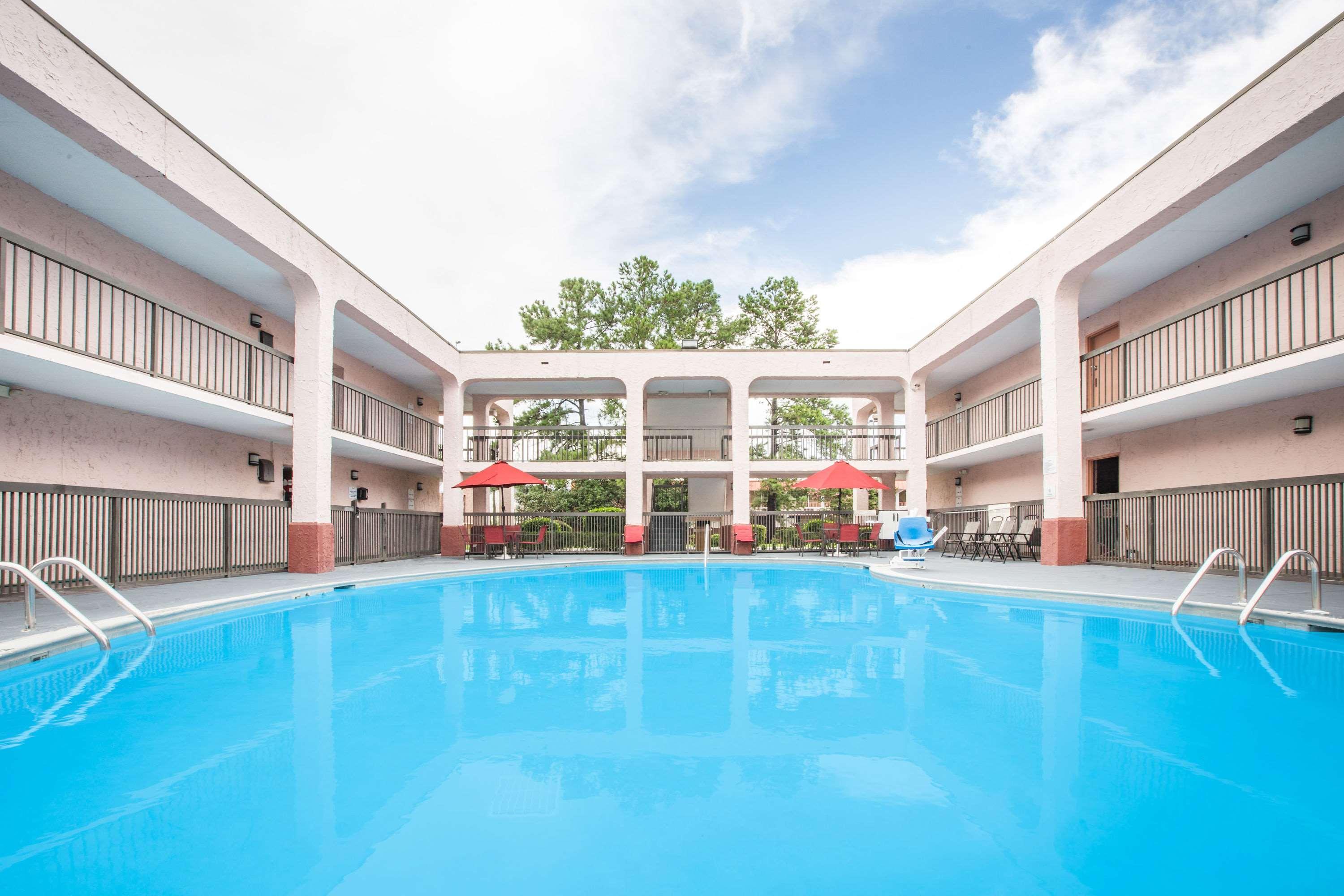 Baymont By Wyndham Mobile/ I-65 Hotel Buitenkant foto