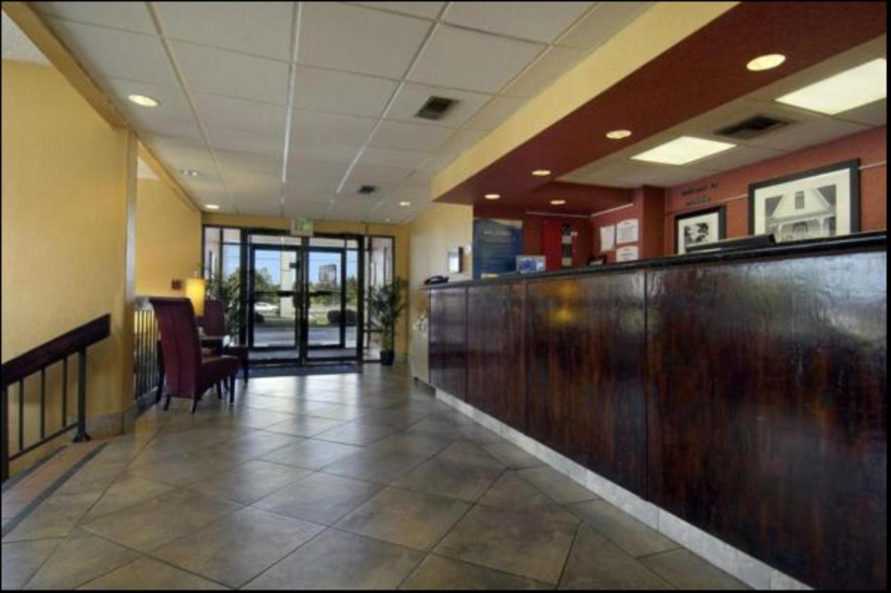 Baymont By Wyndham Mobile/ I-65 Hotel Buitenkant foto
